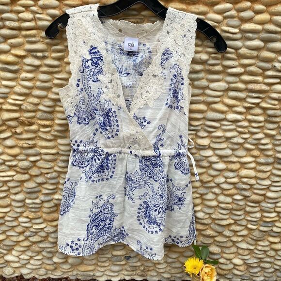 CAbi VERANDA SLEEVELESS TOP/TANK/BLOUSE BLUE/WHITE PAISLEY FLORAL LACE XS NBW - Picture 2 of 10
